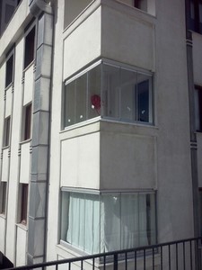 KATLANIR CAM BALKON
